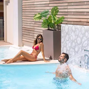 Paola Hotel